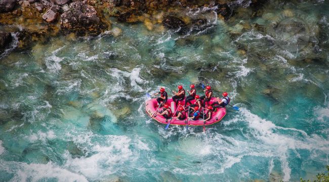 Adrenalinski rafting Tarom