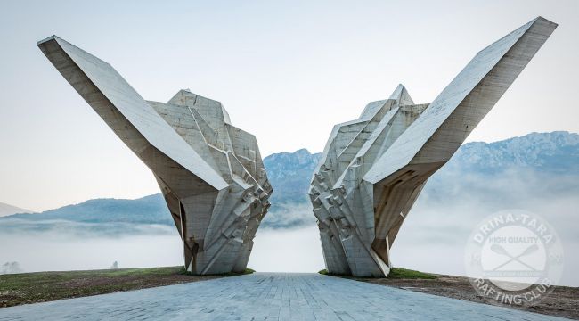 tjentiste spomenik, tjentiste dolina heroja,world war 2 monument