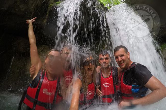 Campeggio e rafting