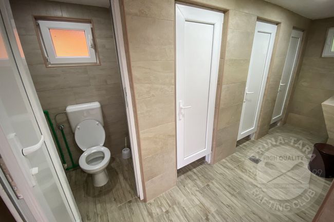 Objekat sa toaletima za standardne bungalove